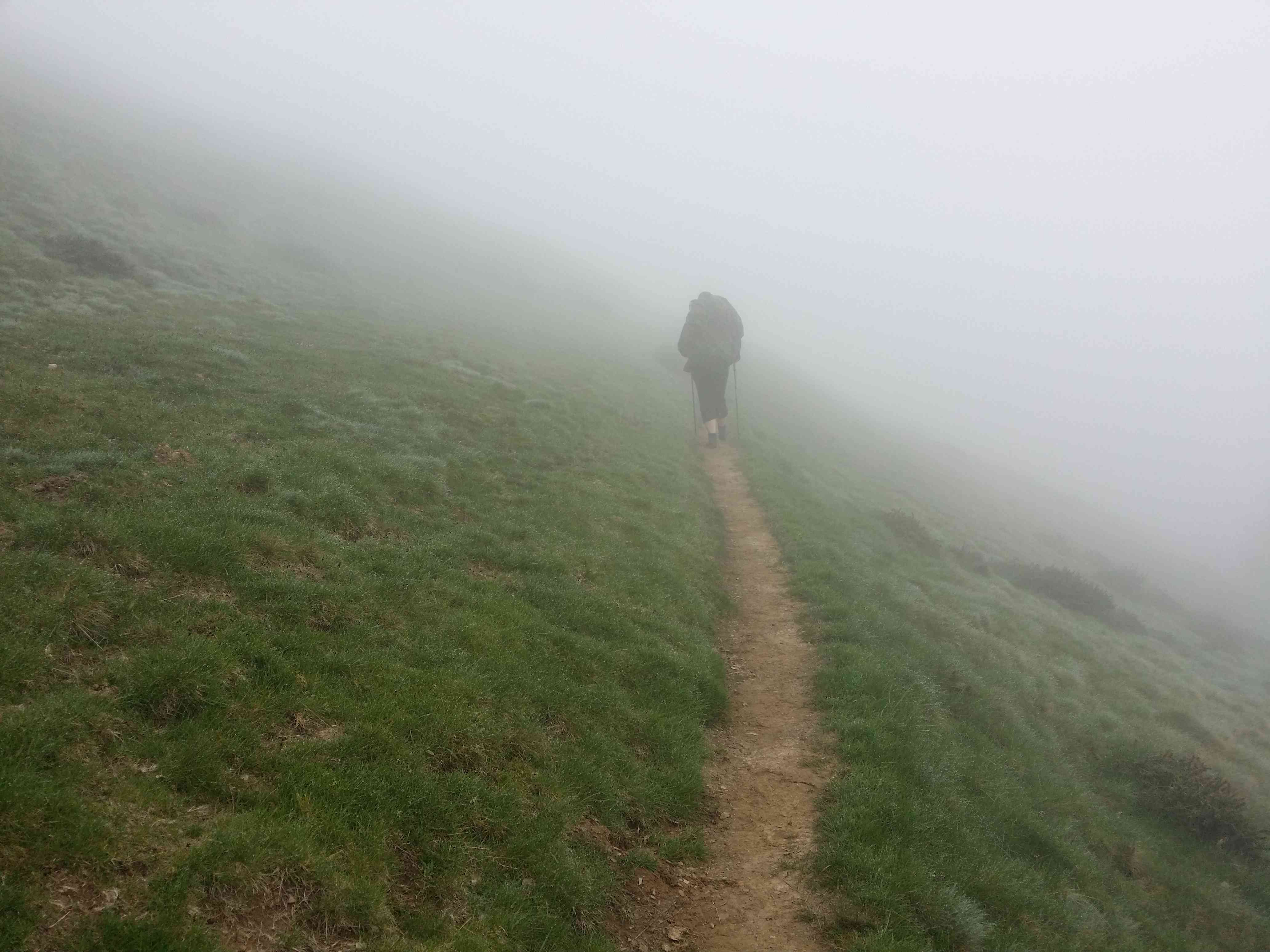 Pyrenen im Nebel